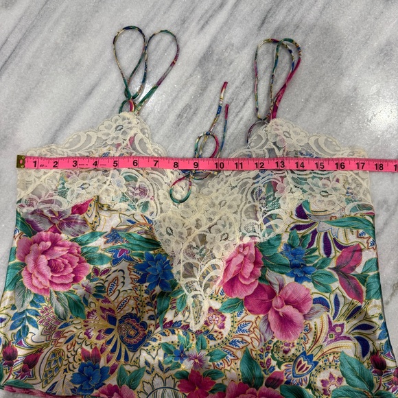 Vintage Y2K Victoria’s Secret Floral Lace Trim‎ Camisole Top Gold Label Romantic - Picture 7 of 9